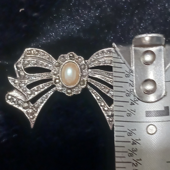 Vintage Marcasite and Pearl Bow Brooch Pin - Picture 4 of 5